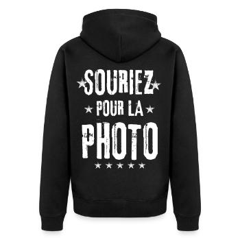 Lächeln für das Foto - Unisex Premium Bio Zip Hoodie - Schwarz - Hinten - Nico (187cm)