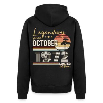 Oktober 1972 Geschenk - Genial seit Oktober 1972 - Unisex Premium Bio Zip Hoodie - Schwarz - Hinten - Nico (187cm)