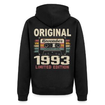 November 1993 Geschenk November 1993 - Unisex Premium Bio Zip Hoodie - Schwarz - Hinten - Nico (187cm)