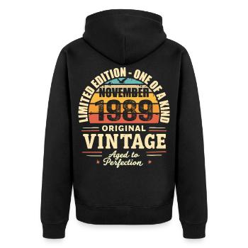 November 1989 Bestes Geschenk 1989 - November 1989 - Unisex Premium Bio Zip Hoodie - Schwarz - Hinten - Nico (187cm)