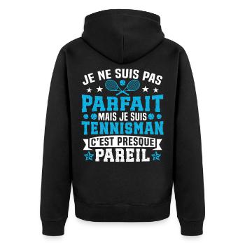 Ich bin nicht perfekt, aber ich bin ein Tennisspieler - Unisex Premium Bio Zip Hoodie - Schwarz - Hinten - Nico (187cm)
