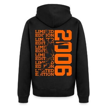LIMITED EDITION 2006 BASKETBALL 20. GEBURTSTAG - Unisex Premium Bio Zip Hoodie - Schwarz - Hinten - Nico (187cm)