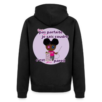 Ich bin nicht perfekt, aber ich kann nähen - Unisex Premium Bio Zip Hoodie - Schwarz - Hinten - Nico (187cm)