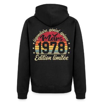 März 1978 48-jähriges Jubiläumsgeschenk März 1978 - Unisex Premium Bio Zip Hoodie - Schwarz - Hinten - Nico (187cm)