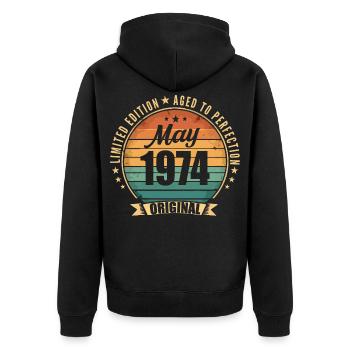 Legend of May 1974 Limitierte Ausgabe - Unisex Premium Bio Zip Hoodie - Schwarz - Hinten - Nico (187cm)