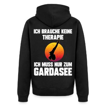 Ich brauche keine Therapie ich muss zum Gardasee - Unisex Premium Bio Zip Hoodie - Schwarz - Hinten - Nico (187cm)