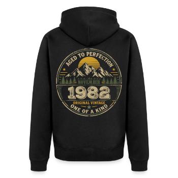November 1982 Geburtstagsgeschenk November 1982 - Unisex Premium Bio Zip Hoodie - Schwarz - Hinten - Nico (187cm)