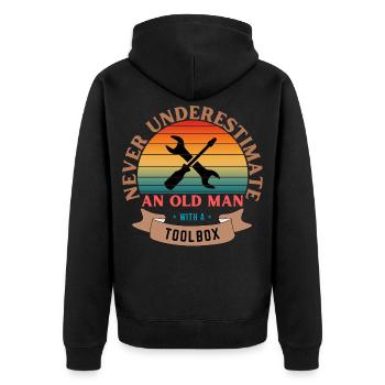 UNTERSCHÄTZE NIEMALS EINEN ALTEN MANN MIT EINEM WERKZEUGKASTEN - Unisex Premium Bio Zip Hoodie - Schwarz - Hinten - Nico (187cm)