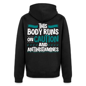 Körper mit Vorsicht - Antihistamin Power - Unisex Premium Bio Zip Hoodie - Schwarz - Hinten - Nico (187cm)