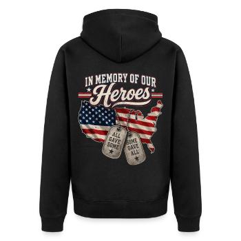 In Erinnerung unserer Helden – Veteranenflagge - Unisex Premium Bio Zip Hoodie - Schwarz - Hinten - Nico (187cm)