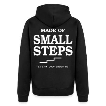 Kleine Schritte zählen täglich - Unisex Premium Bio Zip Hoodie - Schwarz - Hinten - Nico (187cm)