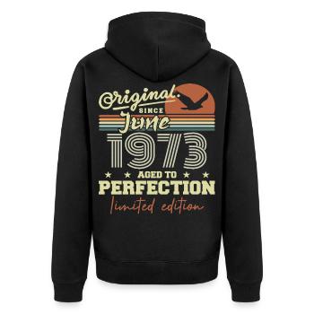 geboren im Juni 1973, Juni 1973, geboren im Juni 1973 Juni 1973 - Unisex Premium Bio Zip Hoodie - Schwarz - Hinten - Nico (187cm)