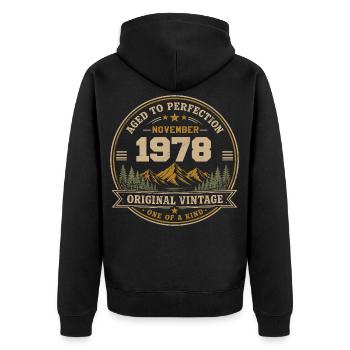 November 1978 Vintage Mountain Retro November 1978 - Unisex Premium Bio Zip Hoodie - Schwarz - Hinten - Nico (187cm)