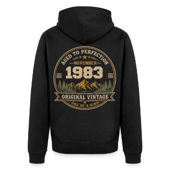 November 1983 Vintage Mountain Retro November 1983 - Unisex Premium Bio Zip Hoodie - Schwarz - Hinten - Nico (187cm)