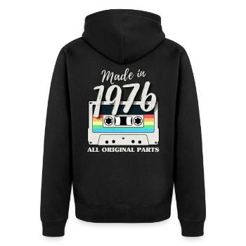 Vintage Jahrgang 1976 Kassette Geburtstag Retro - Unisex Premium Bio Zip Hoodie - Schwarz - Hinten - Nico (187cm)