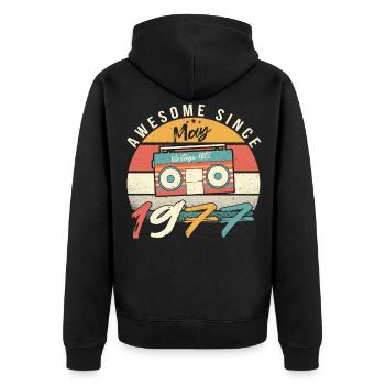 Geboren 1977 Mai - Unisex Premium Bio Zip Hoodie - Schwarz - Hinten - Nico (187cm)