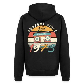 1973 Juni Geschenk - Unisex Premium Bio Zip Hoodie - Schwarz - Hinten - Nico (187cm)