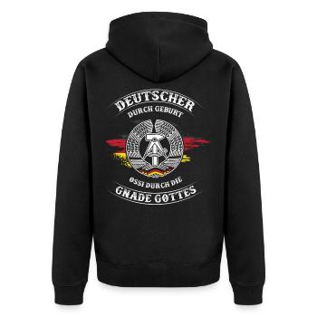 Deutscher durch Geburt,Ossi durch die Gnade Gottes - Unisex Premium Bio Zip Hoodie - Schwarz - Hinten - Nico (187cm)