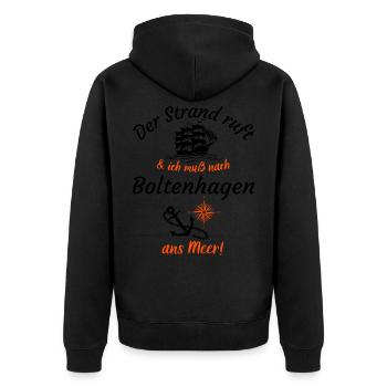 Boltenhagen-Der Strand ruft und ich muss ans Meer - Unisex Premium Bio Zip Hoodie - Schwarz - Hinten - Nico (187cm)