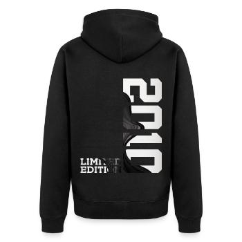 LIMITED EDITION 2010 16. GEBURTSTAG - Unisex Premium Bio Zip Hoodie - Schwarz - Hinten - Nico (187cm)