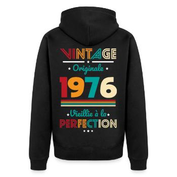 1976 – Vintage – Aged to perfection - Unisex Premium Organic Zip Hoodie - black - Back - Nico (187cm)