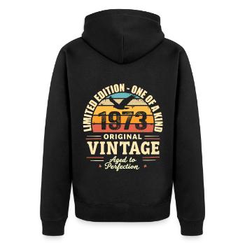 1973 Geburtstagsgeschenk Vintage 1973 Retro 1973 - Unisex Premium Bio Zip Hoodie - Schwarz - Hinten - Nico (187cm)