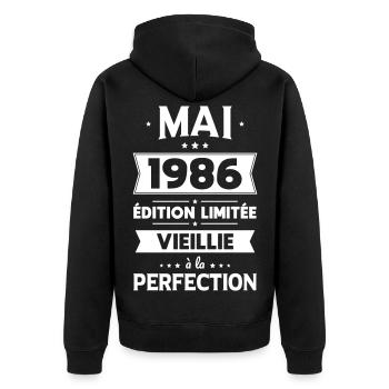 Anniversaire 40 ans - Mai 1986 Perfection - Veste à capuche bio Premium Unisexe - noir - Dos - Nico (187cm)