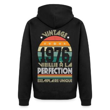 1976 – Vintage – Exemplaire unique - Veste à capuche bio Premium Unisexe - noir - Dos - Nico (187cm)