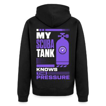 Scuba Tauchflasche unter Druck - Unisex Premium Bio Zip Hoodie - Schwarz - Hinten - Nico (187cm)