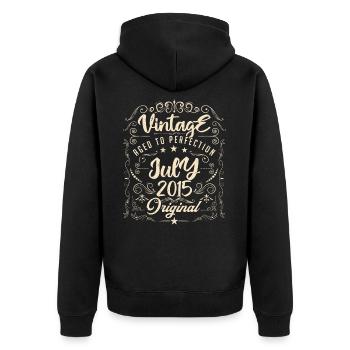 Jahrgang Geboren im Juli 2015 Jubiläum Juli - Unisex Premium Bio Zip Hoodie - Schwarz - Hinten - Nico (187cm)