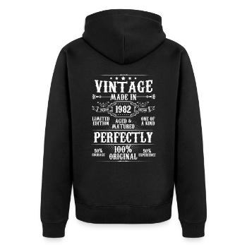 Millésime fabriqué en 1982 vieilli parfaitement mûri - Veste à capuche bio Premium Unisexe - noir - Dos - Nico (187cm)