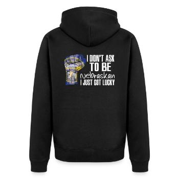 Nebraska Amerikaner US-Patriot USA Gewachsen - Unisex Premium Bio Zip Hoodie - Schwarz - Hinten - Nico (187cm)