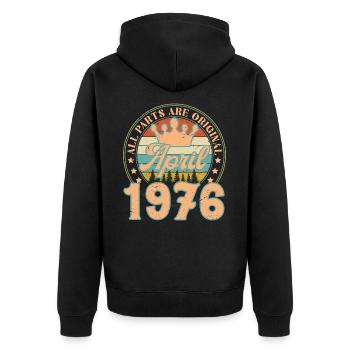 April 1976. April 1976 Geburtstagsgeschenk April - Unisex Premium Bio Zip Hoodie - Schwarz - Hinten - Nico (187cm)
