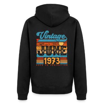 Juni 1973, Vintage-Jubiläumsgeschenk Juni 1973. - Unisex Premium Bio Zip Hoodie - Schwarz - Hinten - Nico (187cm)
