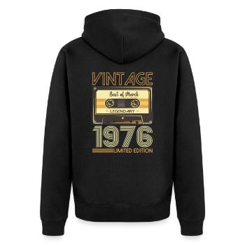 47 Geburtstag Mann März Jahrgang 1976 Kassette - Unisex Premium Bio Zip Hoodie - Schwarz - Hinten - Nico (187cm)