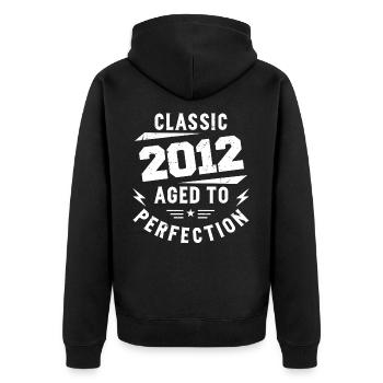 2012 Classic 2012 Jubiläumsgeschenk 2012 Jahrgang - Unisex Premium Bio Zip Hoodie - Schwarz - Hinten - Nico (187cm)