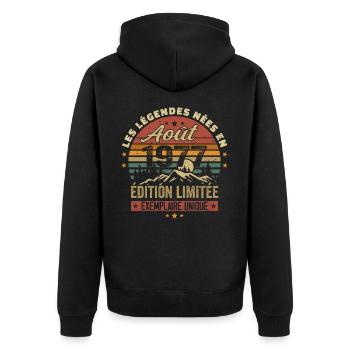 August 1977 Geburtstagsgeschenk August 1977 August - Unisex Premium Bio Zip Hoodie - Schwarz - Hinten - Nico (187cm)