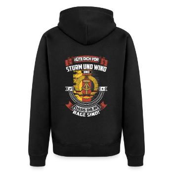Humorvolles Ostdeutschland Design Für Stolze Ossis - Unisex Premium Bio Zip Hoodie - Schwarz - Hinten - Nico (187cm)