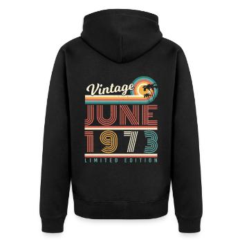 Vintage Juni 1973 - Unisex Premium Bio Zip Hoodie - Schwarz - Hinten - Nico (187cm)