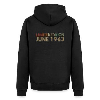 59. Geburtstag Juni Jahrgang 1963 Geschenkidee - Unisex Premium Bio Zip Hoodie - Schwarz - Hinten - Nico (187cm)