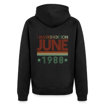 34. Geburtstag Juni Jahrgang 1988 Geschenkidee - Unisex Premium Bio Zip Hoodie - Schwarz - Hinten - Nico (187cm)