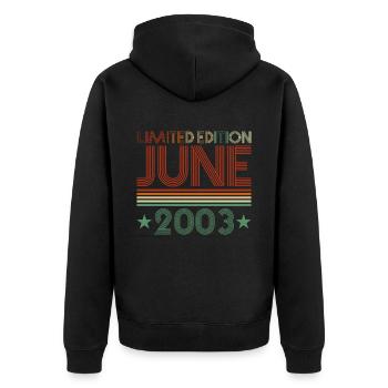 19. Geburtstag Juni Jahrgang 2003 Geschenkidee - Unisex Premium Bio Zip Hoodie - Schwarz - Hinten - Nico (187cm)