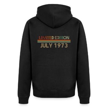 49. Geburtstag Juli Jahrgang 1973 Geschenkidee - Unisex Premium Bio Zip Hoodie - Schwarz - Hinten - Nico (187cm)