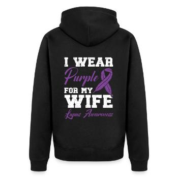 Ich trage Lila für meine Frau Lupus Awareness Support - Unisex Premium Bio Zip Hoodie - Schwarz - Hinten - Nico (187cm)