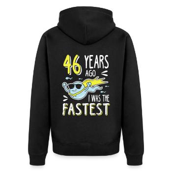 46 Years Ago I Was The Fastest 46. Geburtstag - Unisex Premium Bio Zip Hoodie - Schwarz - Hinten - Nico (187cm)