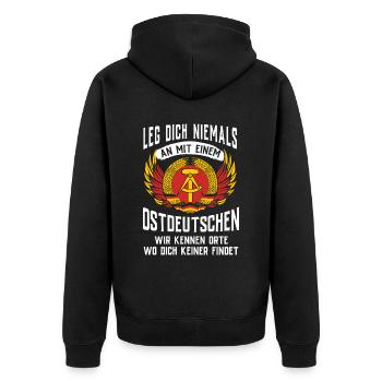 Ostdeutschland Geschenk Osten Ossi DDR Ostalgie - Unisex Premium Bio Zip Hoodie - Schwarz - Hinten - Nico (187cm)