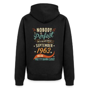 Personne n’est parfait né en septembre 1963 - Veste à capuche bio Premium Unisexe - noir - Dos - Nico (187cm)