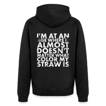 Ich Bin In Einem Alter, In Dem Es Fast Nicht Alt - Unisex Premium Bio Zip Hoodie - Schwarz - Hinten - Nico (187cm)
