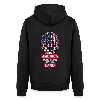 Ich wurde nicht in Amerika geboren. Es wurde auf m - Unisex Premium Bio Zip Hoodie - Schwarz - Hinten - Nico (187cm)