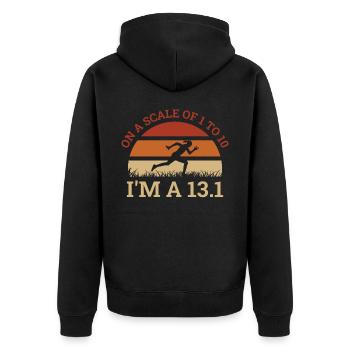 On A Scale Of 1 to 10 Im A 13.1 Marathon Geschenk - Unisex Premium Bio Zip Hoodie - Schwarz - Hinten - Nico (187cm)